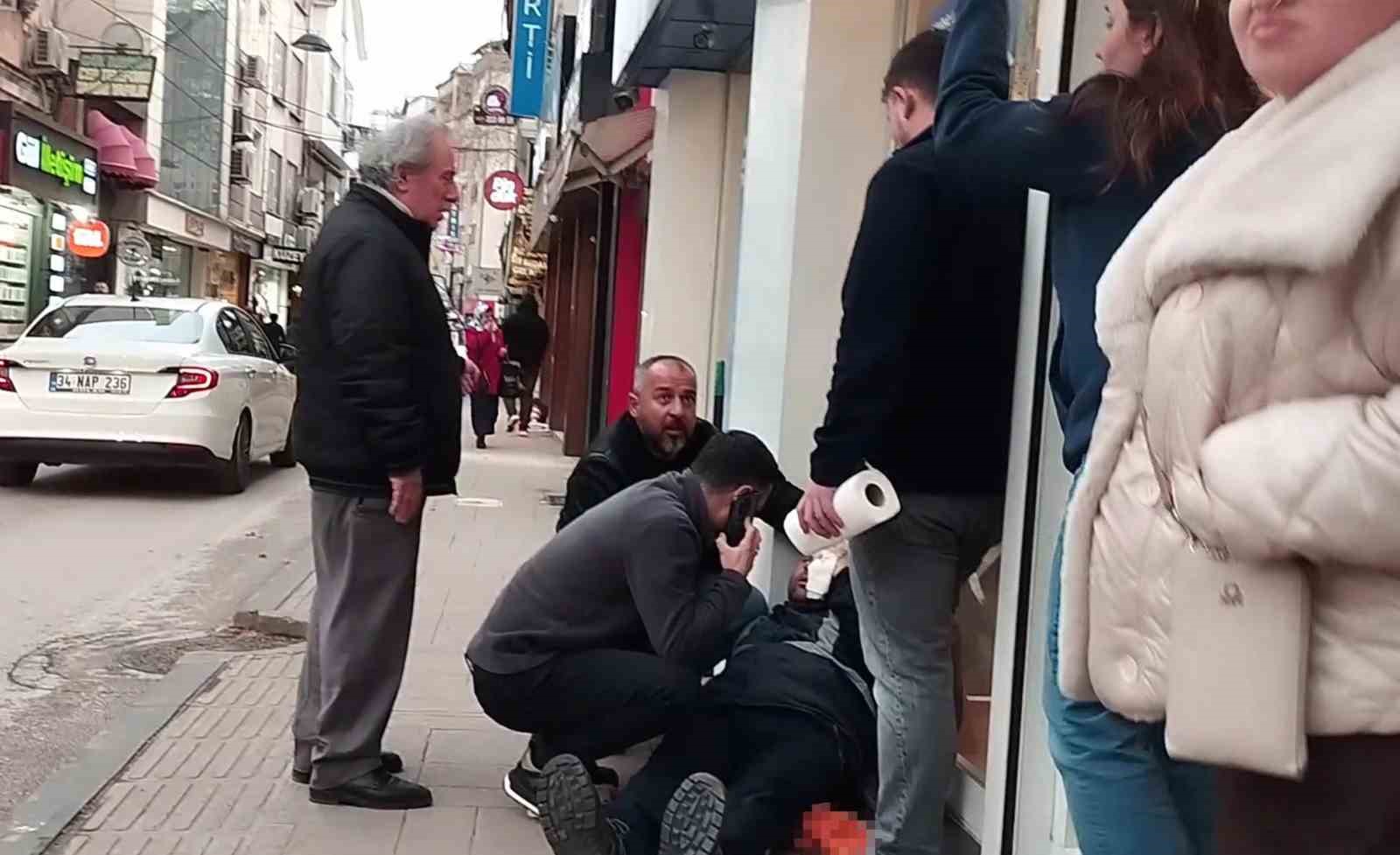 orduda ruzgarda dusen tabela kafasina carpan belediye iscisi yaralandi 2 aXPMG7N6