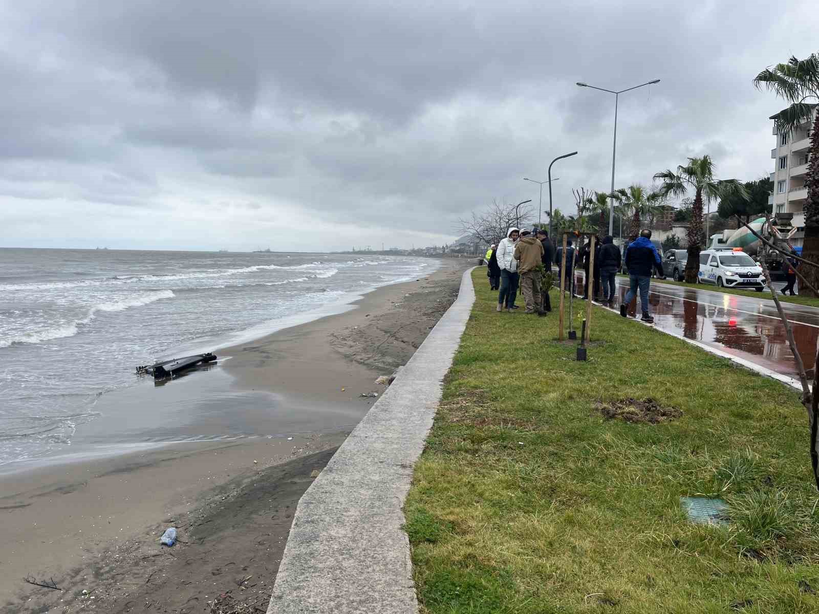orduda sahilde insansiz hava araci parcasi bulundu 3 EJ2CTS65
