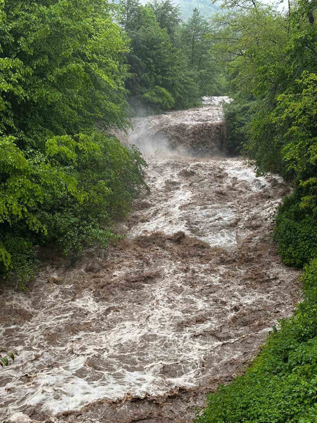 orduda sel sulari evin balkonundan selale gibi akti 7 a5SK1TpS