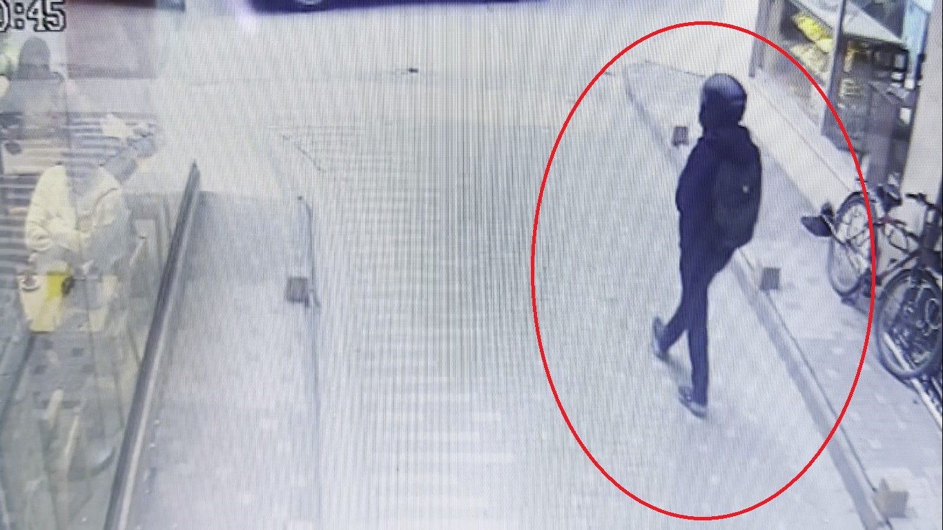 Ordu’da silahlı kuyumcu soygunu: Çalışanı bağlayıp, yaklaşık 5 kilo altınla kayıplara karıştı 4 orduda silahli kuyumcu soygunu calisani baglayip yaklasik 5 kilo altinla kayiplara karisti 0 8ybNFhzL