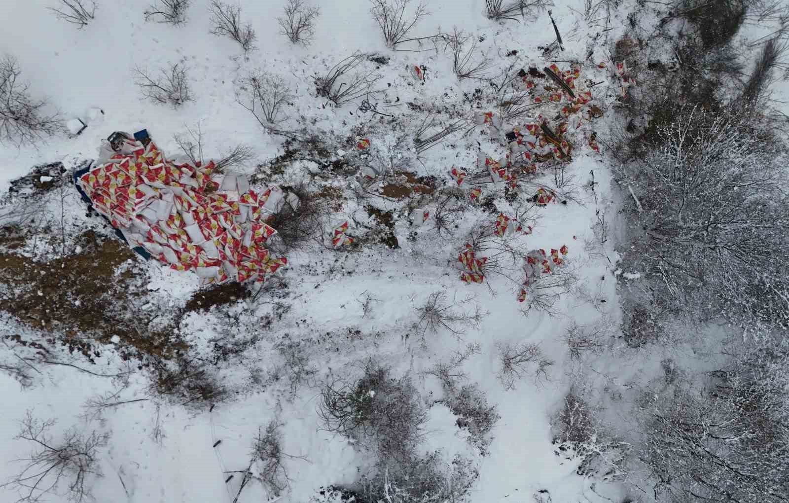 orduda tir 600 metre ucurumdan yuvarlandi kaza ani kamerada 4 UQjGPGUk