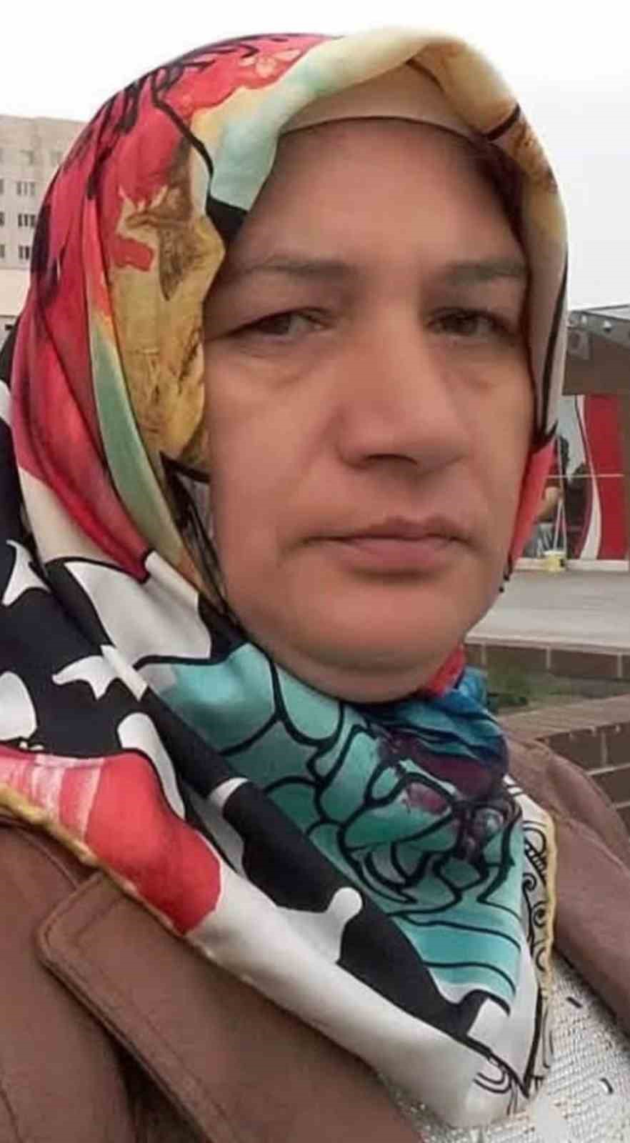 orduda uc tekerlekli arac ile otomobil carpisti 2 olu 1 yarali 3 ICOSOTL5
