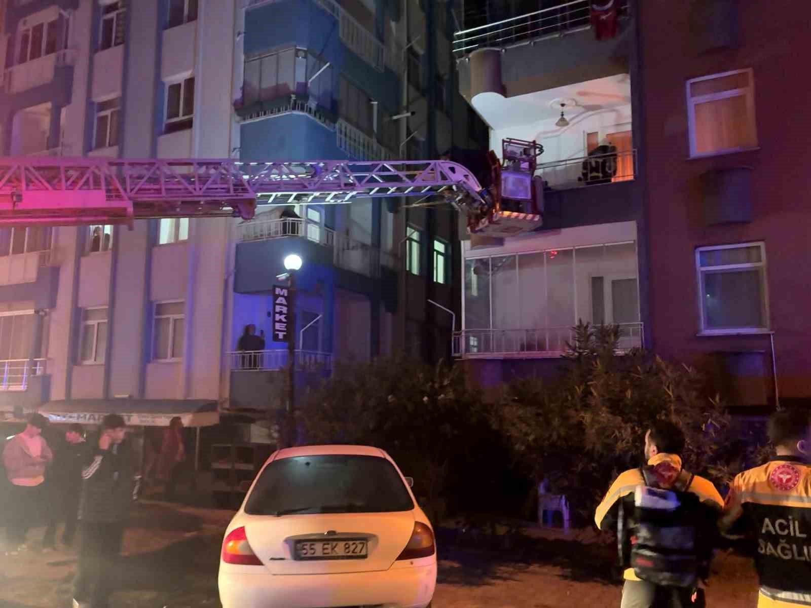 Ordu’da yangında evde mahsur kalan çocuğu ekipler kurtardı 8 orduda yanginda evde mahsur kalan cocugu ekipler kurtardi 4 6NQEHFjM