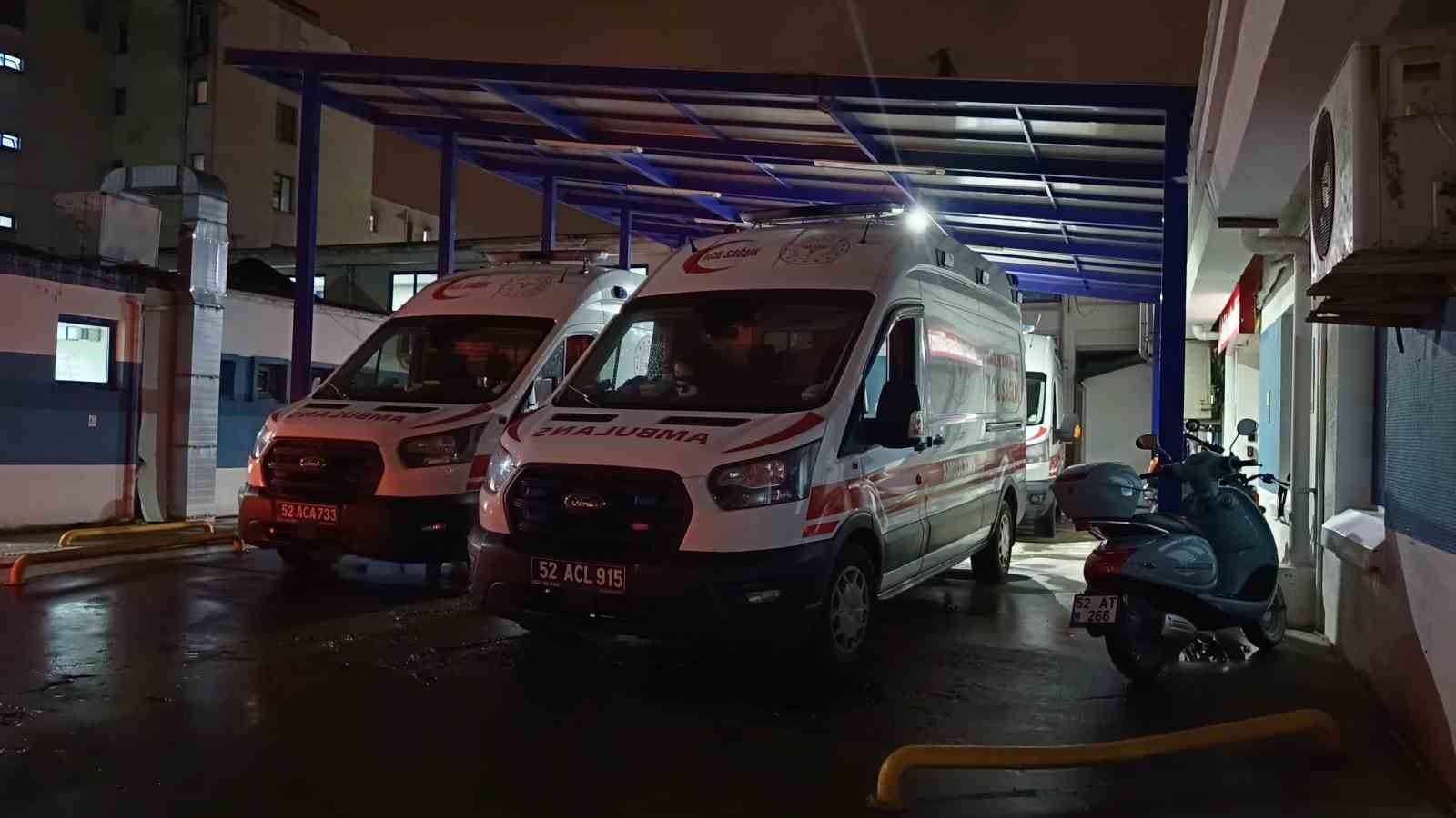 orduda yedikleri yemek sonrasi rahatsizlanan 21 isci hastanelik oldu 0 fAAqbsaK