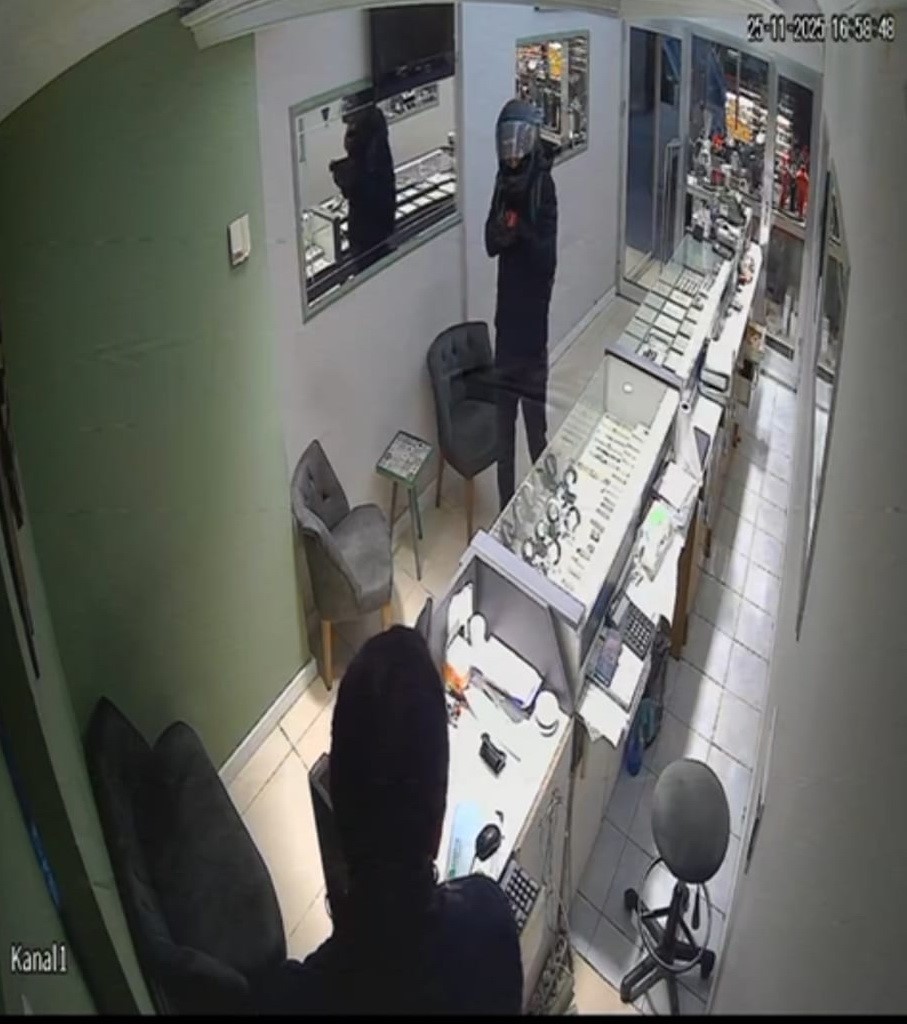 Ordu’daki kuyumcu soygunu kamerada 5 ordudaki kuyumcu soygunu kamerada 1 XRqLlumj