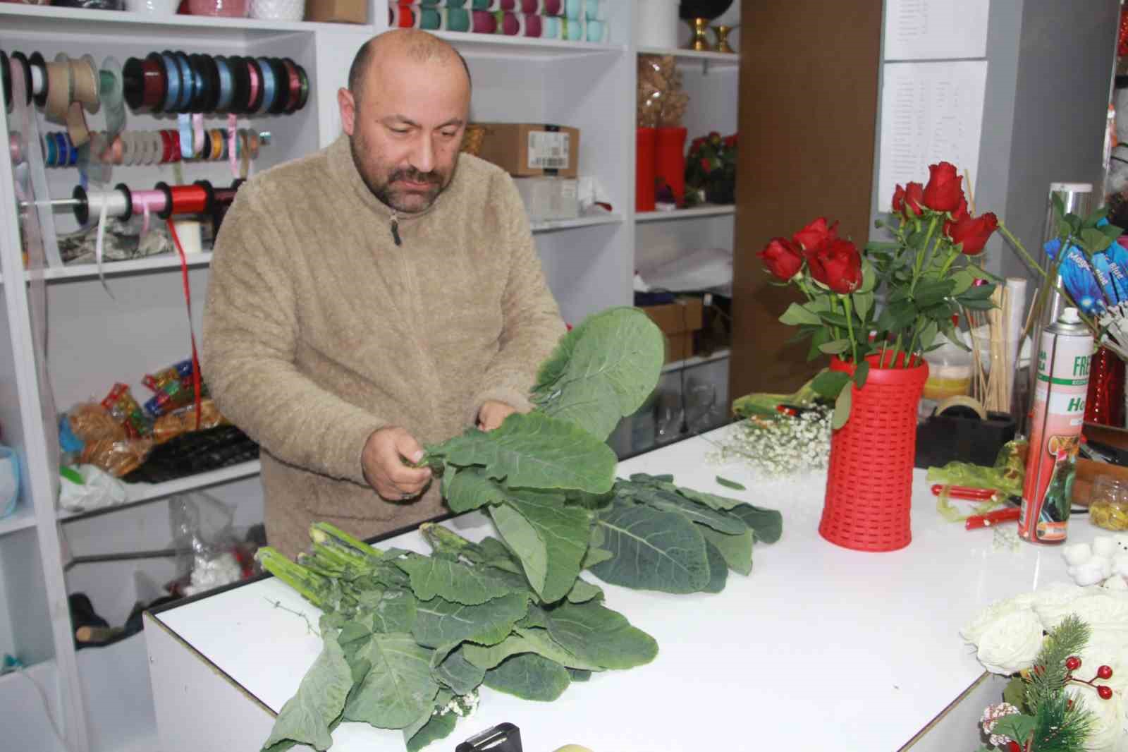ordulu cicekci karadeniz zekasini konusturdu gul buketini karalahana ile susluyor 1