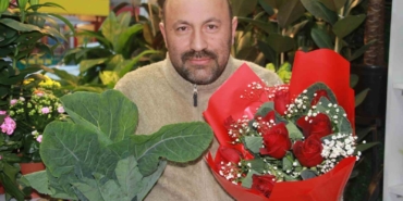 ordulu-cicekci-karadeniz-zekasini-konusturdu-gul-buketini-karalahana-ile-susluyor-b5MhdjuG.jpg