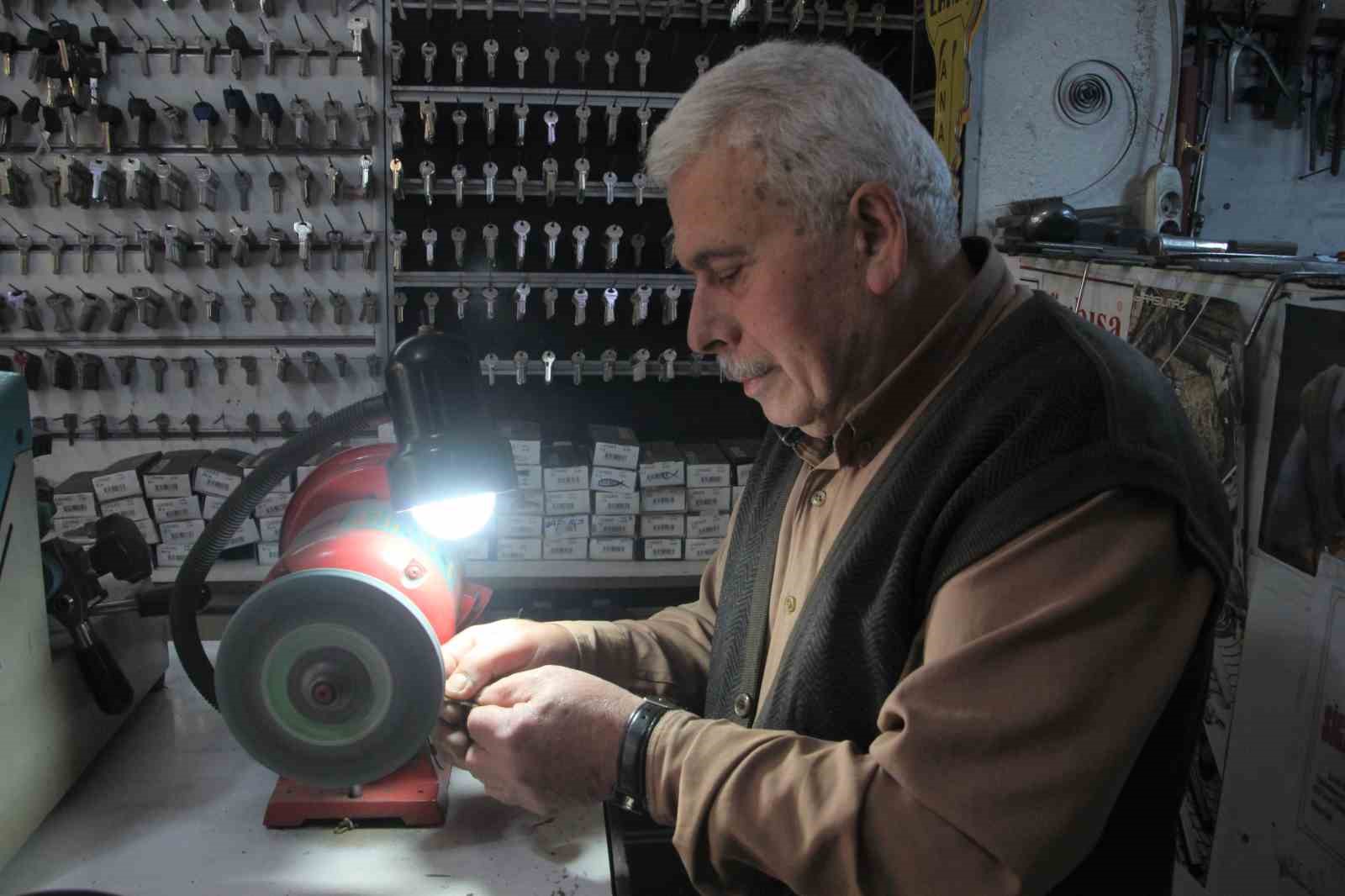 ordulu cilingir ustasi 53 yildir meslegini surduruyor 2