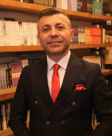 ordulu-ingilizce-ogretmeni-muhammet-aydin-avrupanin-en-iyi-ogretmenleri-arasinda-birinci-oldu-M3OdbU45.jpg