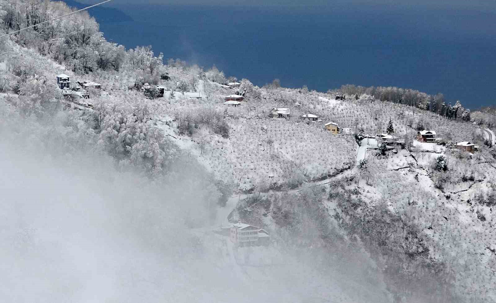 ordunun seyir terasi boztepede kar guzelligi 14 qhOZMSmp