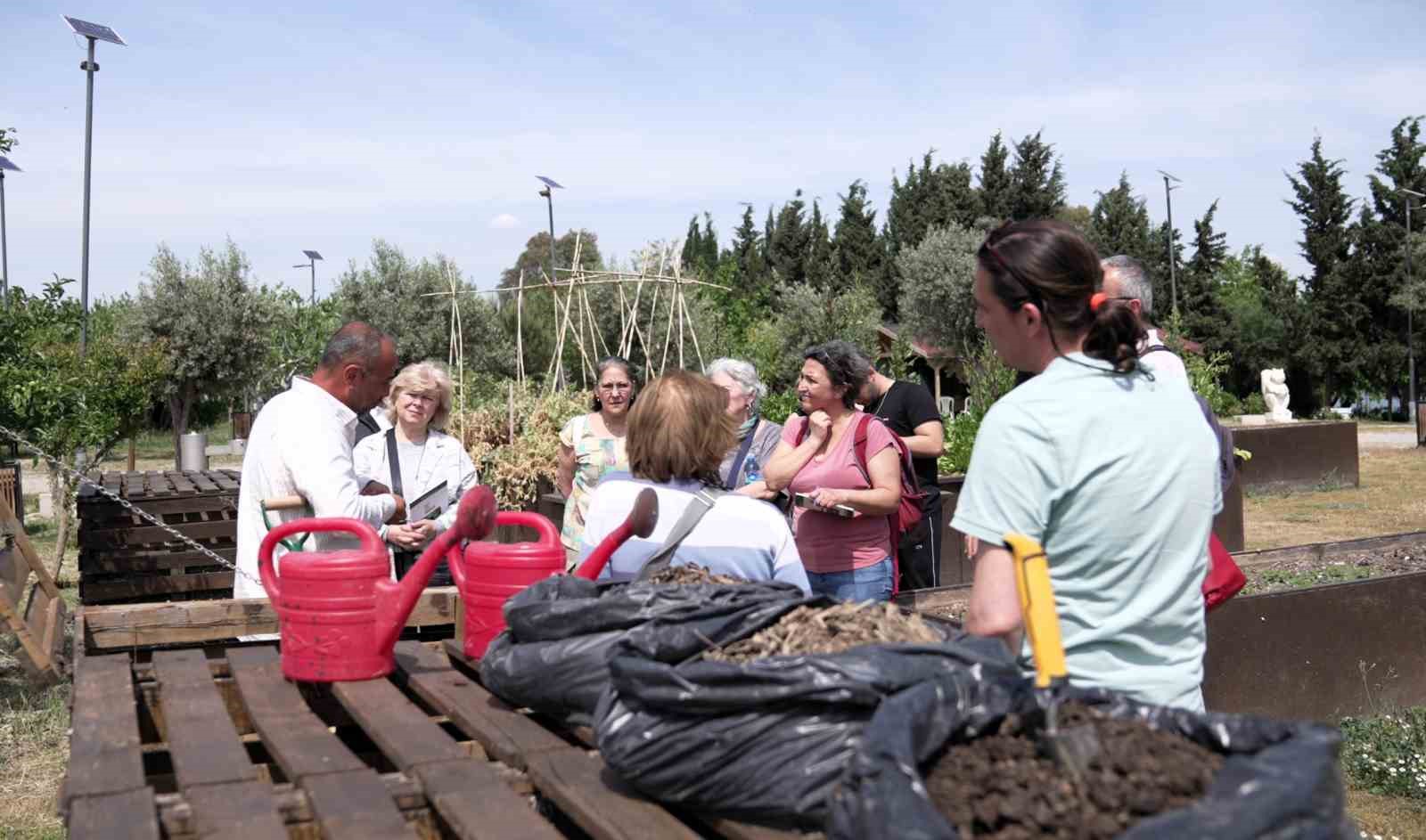 organik atiklar komposta donusuyor 4 Q7duNZZI