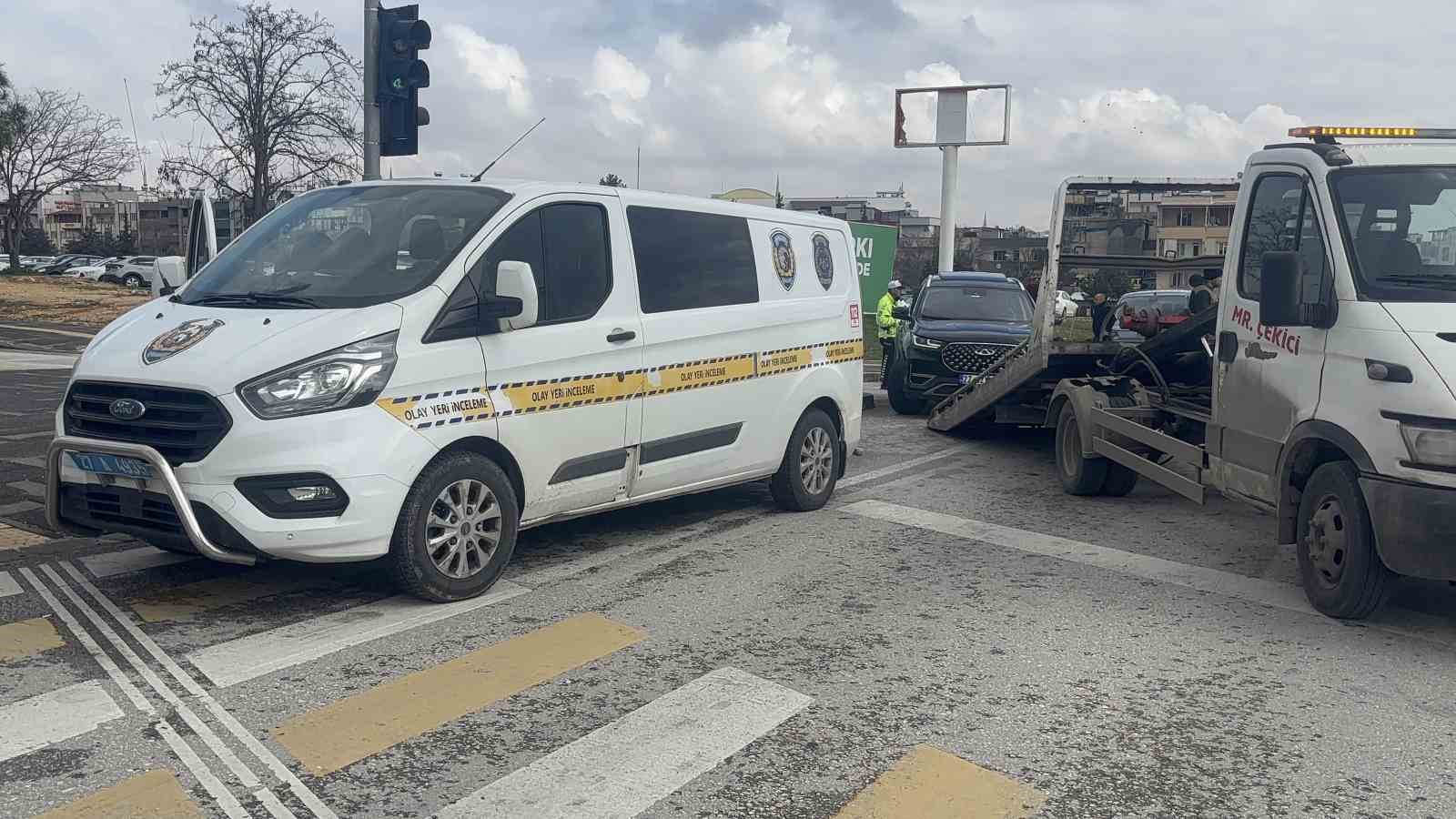 orgut uyeliginden aranan sahis polis kovalamasi sonucu yakalandi 3 wLFkOfMs