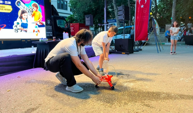 orhaneli-mobilfest-2026-bilimle-dolu-gece