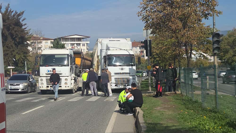 orhangazide faciadan donuldu tirin carptigi otomobil metrelerce suruklendi 1 HkaPB85B