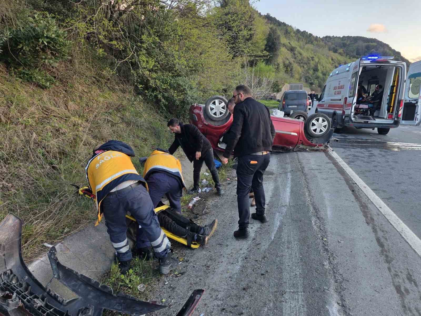 orman bolge mudurlugu gorevlilerini tasiyan arac takla atti 3 yarali 3 WhW7pvd5