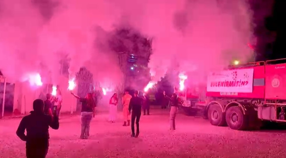 orman iscisi arazozle evlilik teklifi yapti 1 jUtbJIM5