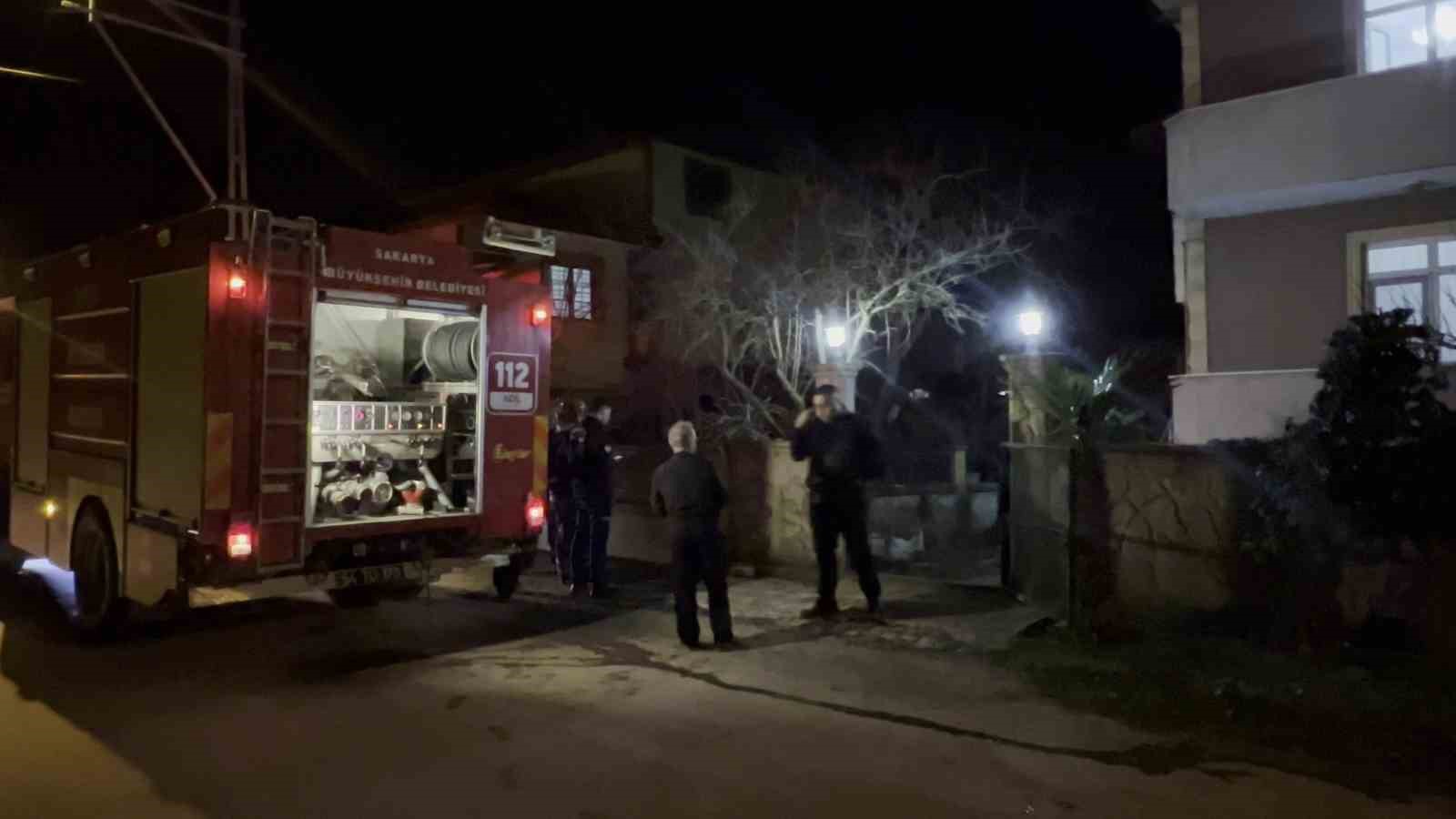 Orman yangınında hasar gören ağaçları taşıyan tır devrildi: 3 yaralı 11 orman yangininda hasar goren agaclari tasiyan tir devrildi 3 yarali 7 VIaLpL2A