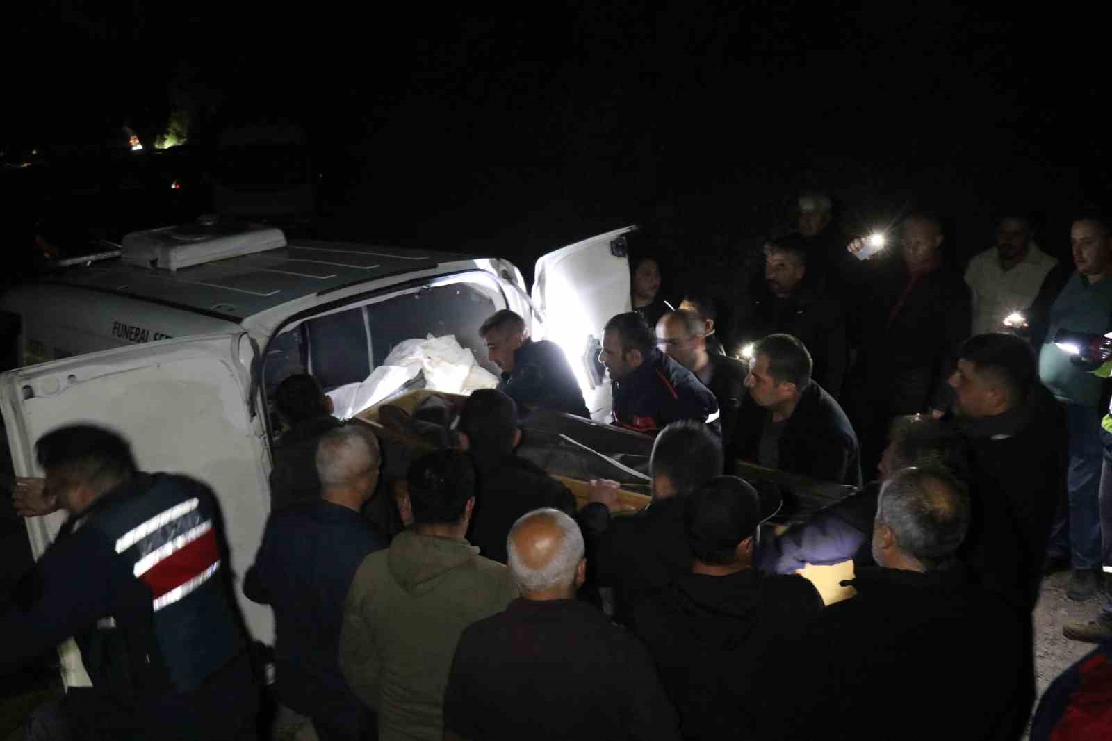 Ormana odun toplamaya giden yaşlı çiftin cansız bedenleri 2 gün sonra bulundu 12 ormana odun toplamaya giden yasli ciftin cansiz bedenleri 2 gun sonra bulundu 8 frfcPkMe