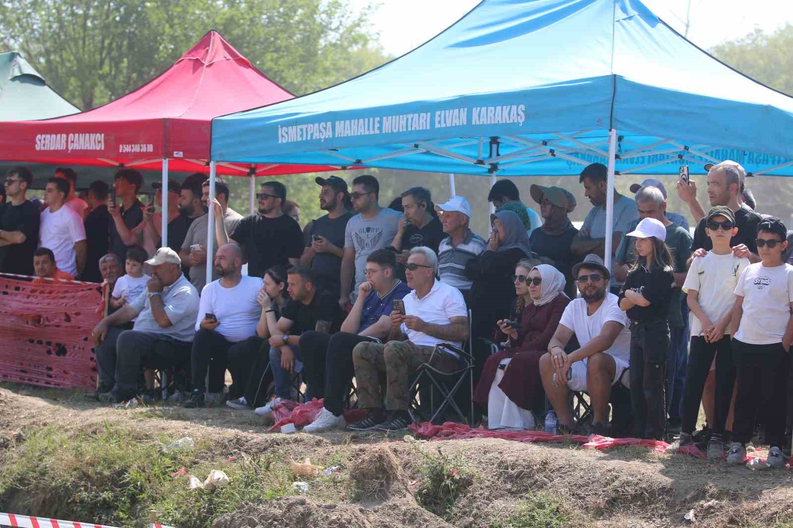 Ormanın kalbinde nefes kesen mücadele: 62 araç aynı parkurda 14 ormanin kalbinde nefes kesen mucadele 62 arac ayni parkurda 10 5UQeDinH