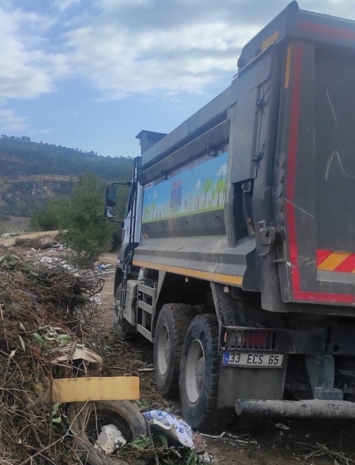 Ormanlık alana atık döken Mersin Yenişehir Belediyesine 4,6 milyon liralık ceza 5 ormanlik alana atik doken mersin yenisehir belediyesine 46 milyon liralik ceza 1 MBpBpJ5G