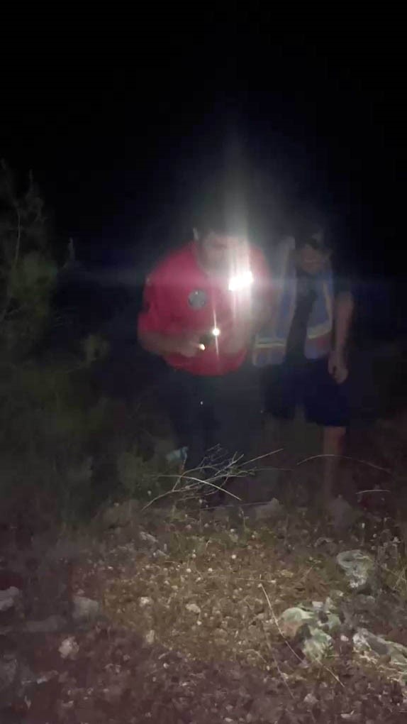 ormanlik alanda kaybolan 4 arkadas jak timi tarafindan bulundu 0 JAAdqmHP