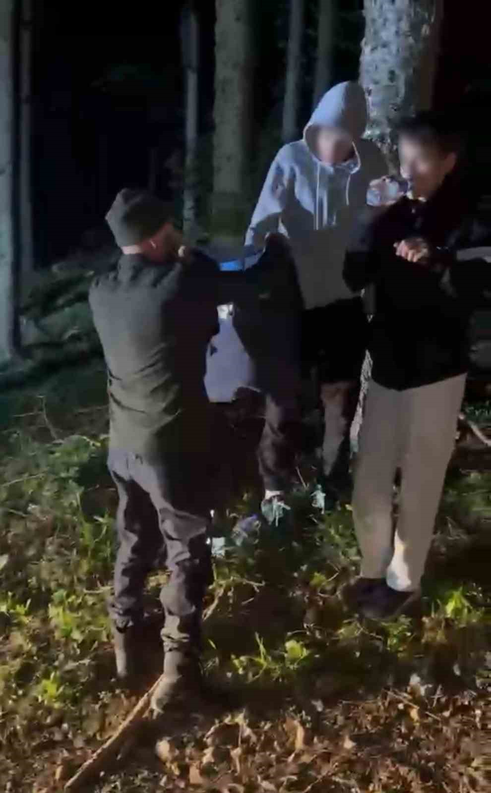 ormanlik alanda kaybolan cocuklar ekiplerce bulundu 0 UWnAdw3S