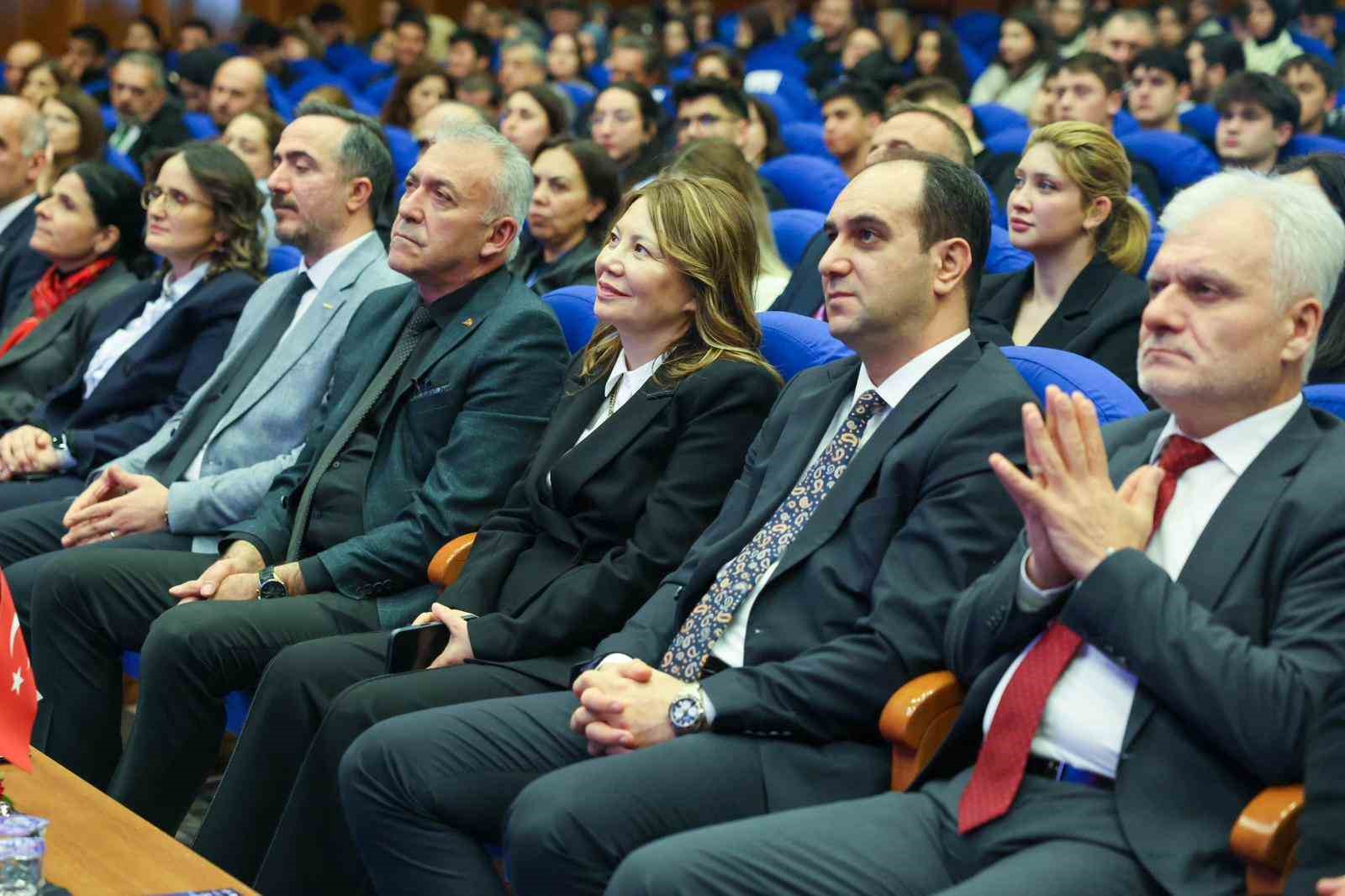 orta karadeniz kariyer fuari 25 bin ziyaretciyi agirladi 1 jESIlMlt
