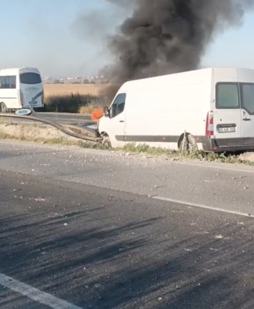 orta-refuje-giren-panelvan-arac-alev-aldi-1-yarali-kHLlhe7t.jpg