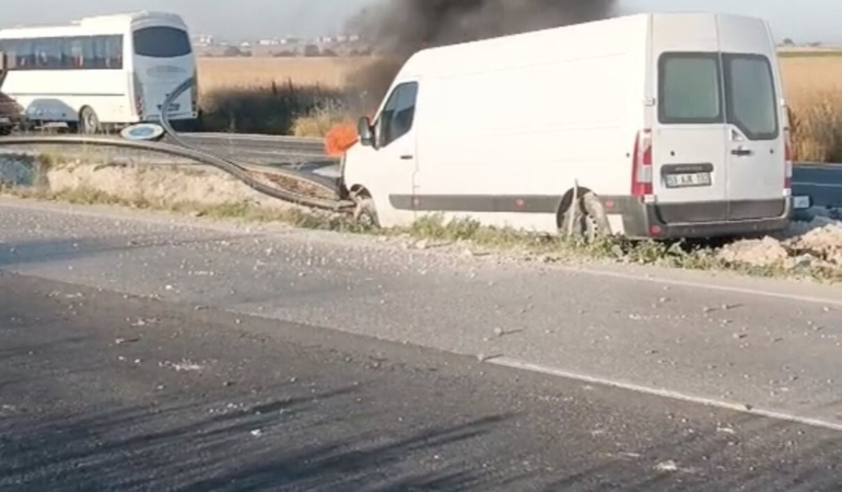 orta-refuje-giren-panelvan-arac-alev-aldi-1-yarali-kHLlhe7t.jpg
