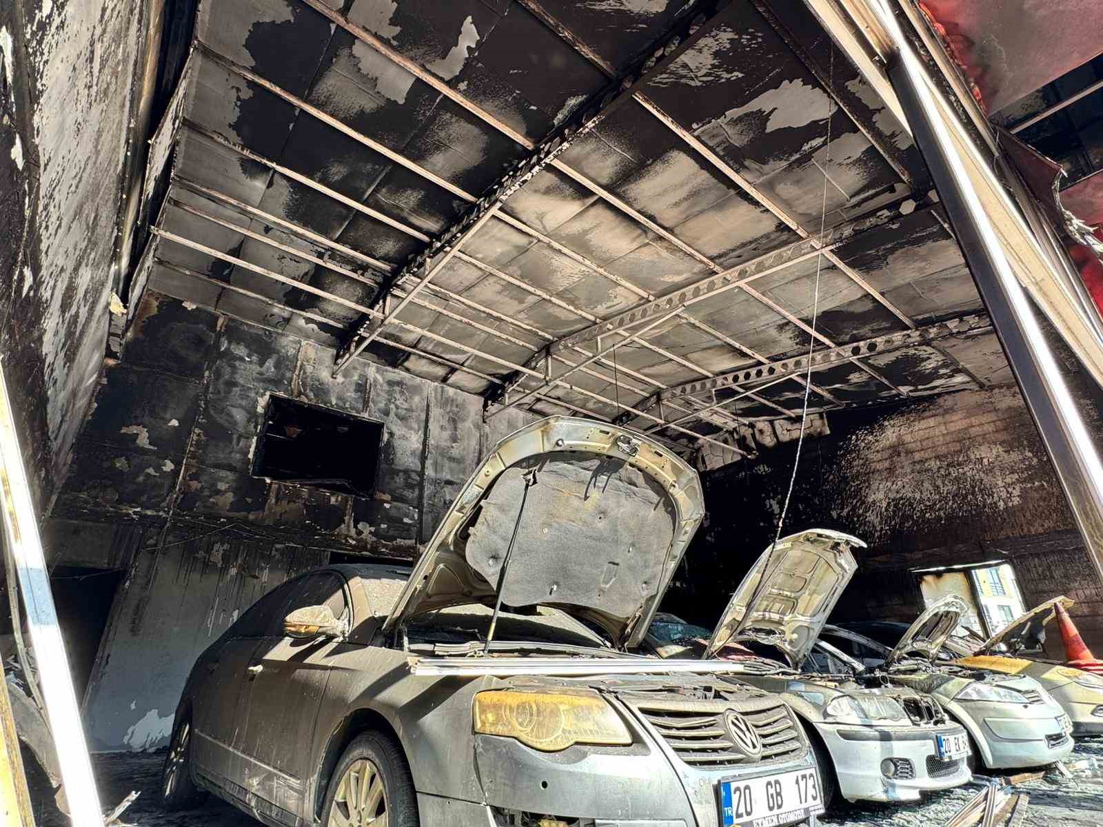 Ortağı cinayetten tutuklanan oto galeri kundaklandı, 5 araç küle döndü 8 ortagi cinayetten tutuklanan oto galeri kundaklandi 5 arac kule dondu 4 y2cJSWmT