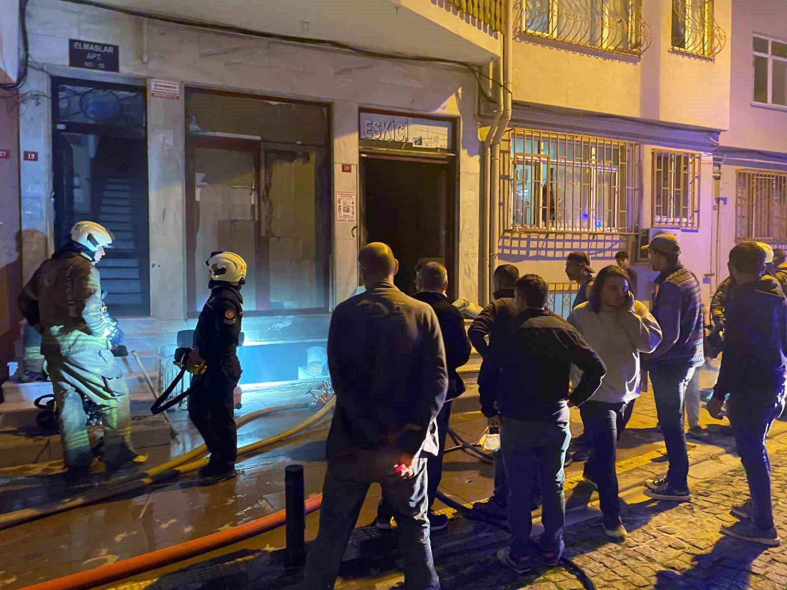 ortakoyde korkutan yangin 3 1FPTpsnv
