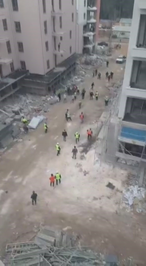 ortaligin savas alanina dondugu kavga polisin havaya ates acmasiyla son buldu 1 q6XNvnwz