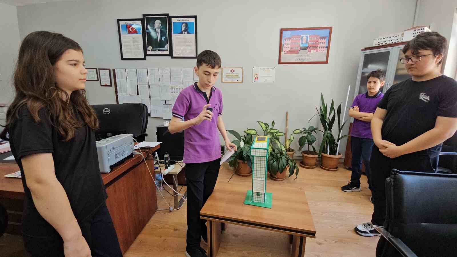 ortaokul ogrencilerinden nefes aldiran proje hava kirliligine cozum sokak lambasi 2 TDDBHjGn