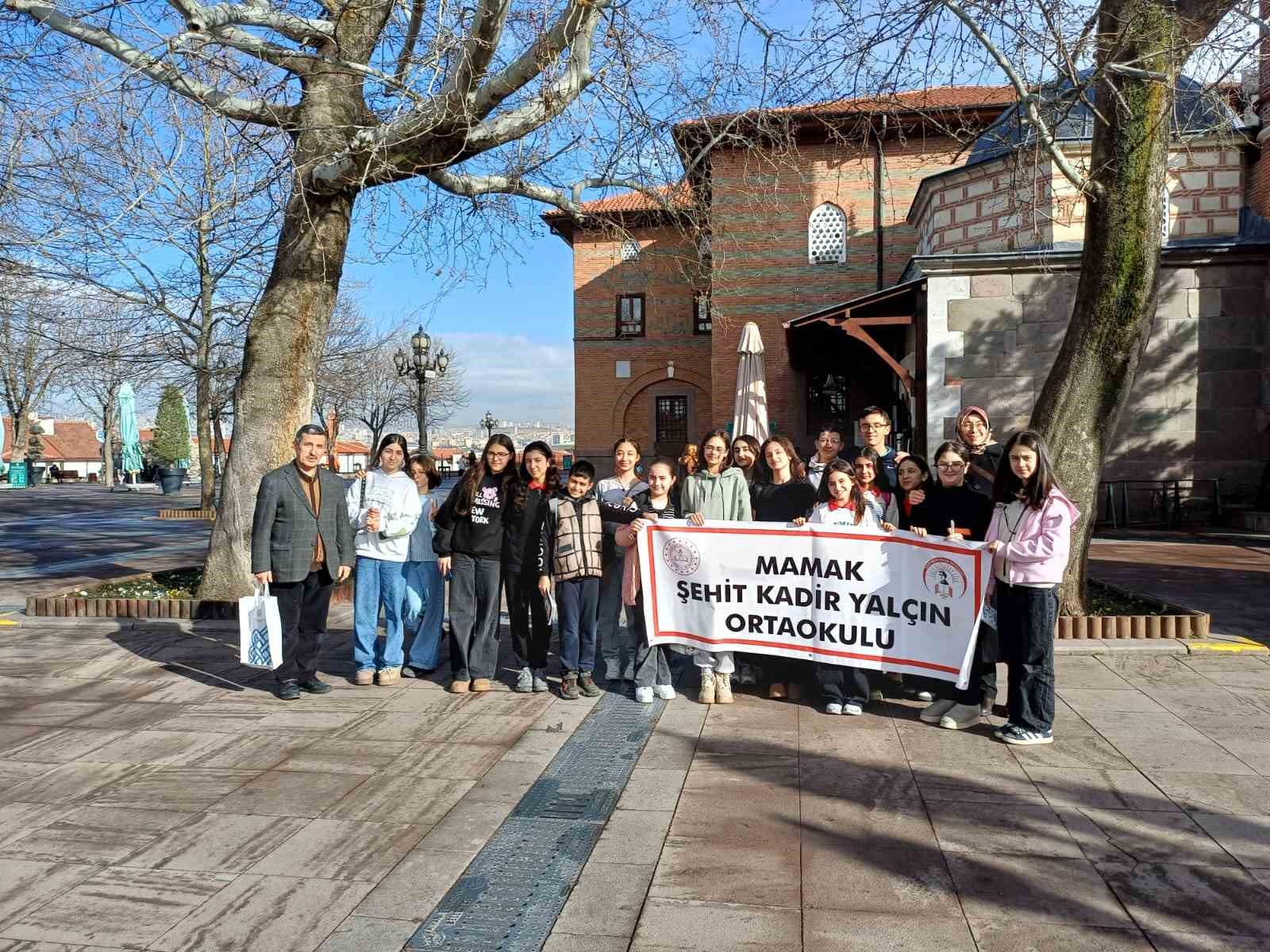 ortaokul ogrencilerinin 25 yillik emekle hazirladigi kitap ve dergi yayimlandi 3 V9KZ9UyZ