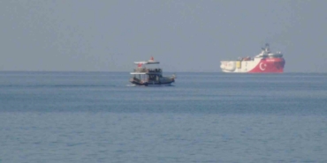 oruc-reis-sismik-arastirma-gemisi-mersin-tasucu-aciklarina-demirledi-p1DDM4sT.jpg