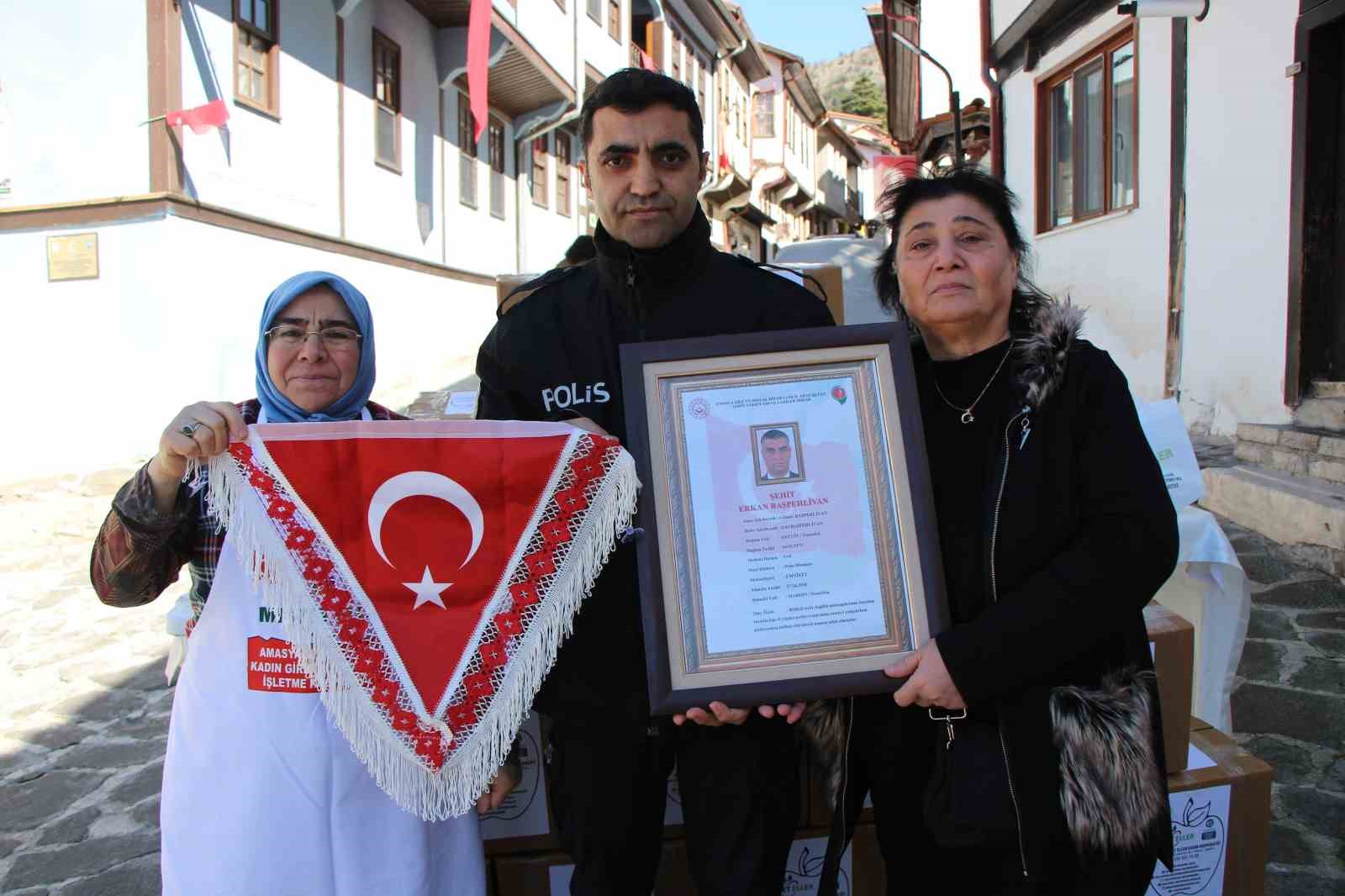 oruclu sehidin son istegi amasya coregi 10 yil sonra yeniden mardindeki silah arkadaslarina gonderildi VuX2NPym