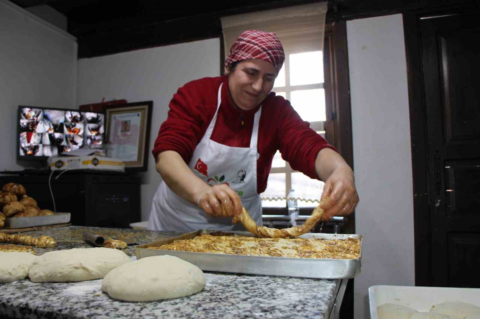 oruclu sehidin son istegi amasya coregi 10 yil sonra yeniden mardindeki silah arkadaslarina gonderildi srAiFPQa