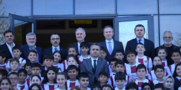 osb-ortaokulunda-bin-100-ogrenciye-inegolspor-formasi-dagitildi-jcakmB6j.jpg