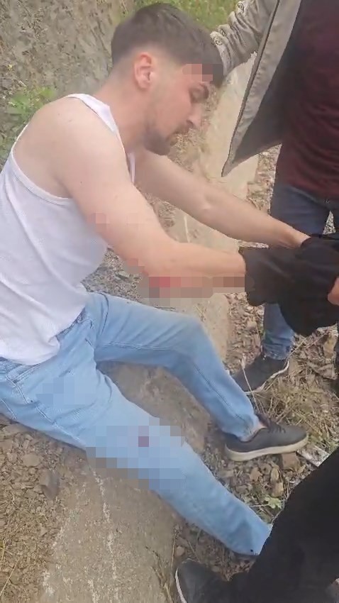 osb yolunda kontrolden cikan tir devrildi 1 yarali 5 FlGiZw2E