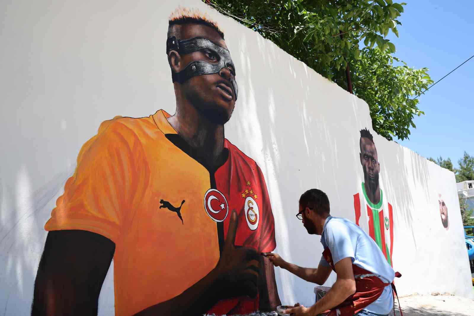 Osimhen, Asensio ve Diagne aynı sokakta buluştu 6 osimhen asensio ve diagne ayni sokakta bulustu 2