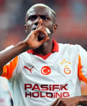 osimhen-uefaya-galatasarayi-anlatti-ben-boyle-bir-sey-gormedim-211636-20251103