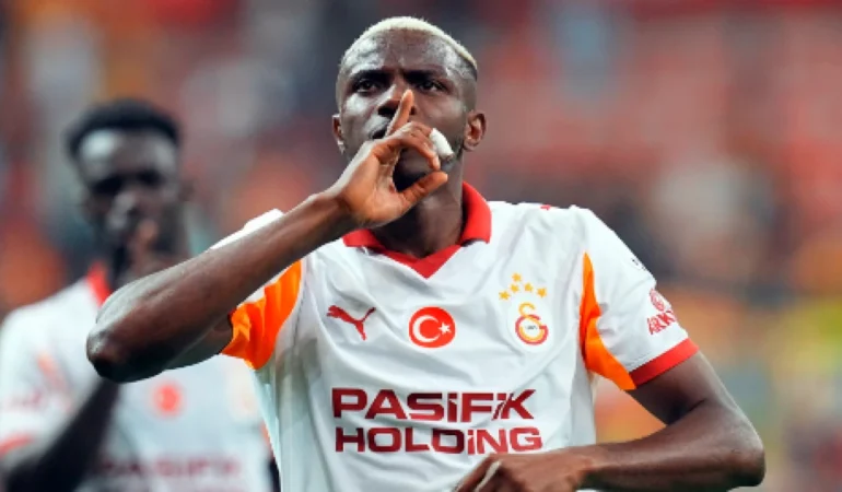osimhen-uefaya-galatasarayi-anlatti-ben-boyle-bir-sey-gormedim-211636-20251103