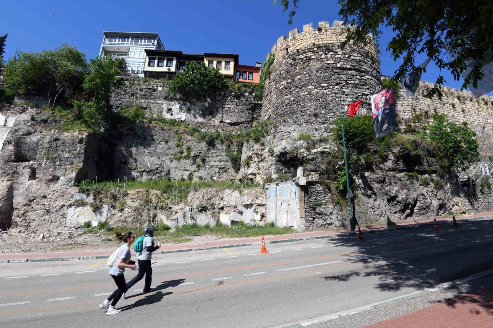 osmangazi 18 uluslararasi tarihi kent kosusuna geri sayim 2 LBYXZ2KJ
