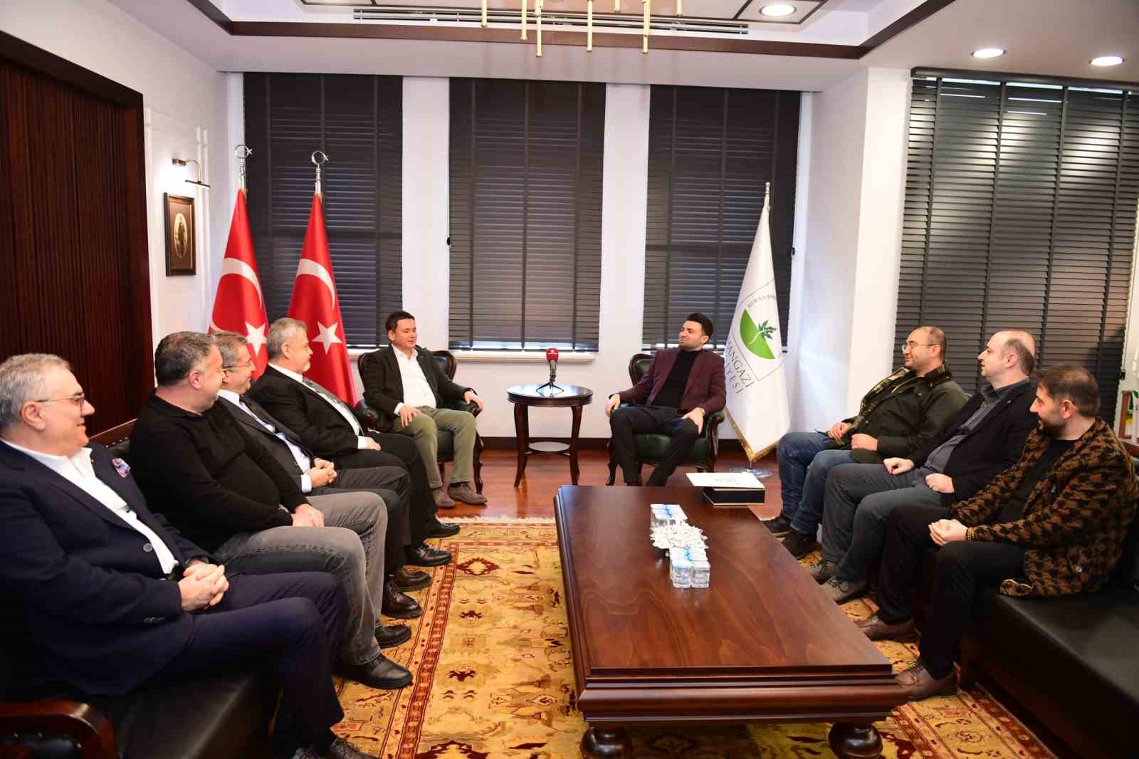 Osmangazi Belediye Başkanı Erkan Aydın, Bursaspor Vakfı Mütevelli Heyeti’ne katıldı 5 osmangazi belediye baskani erkan aydin bursaspor vakfi mutevelli heyetine katildi 1 T7a1A9WJ