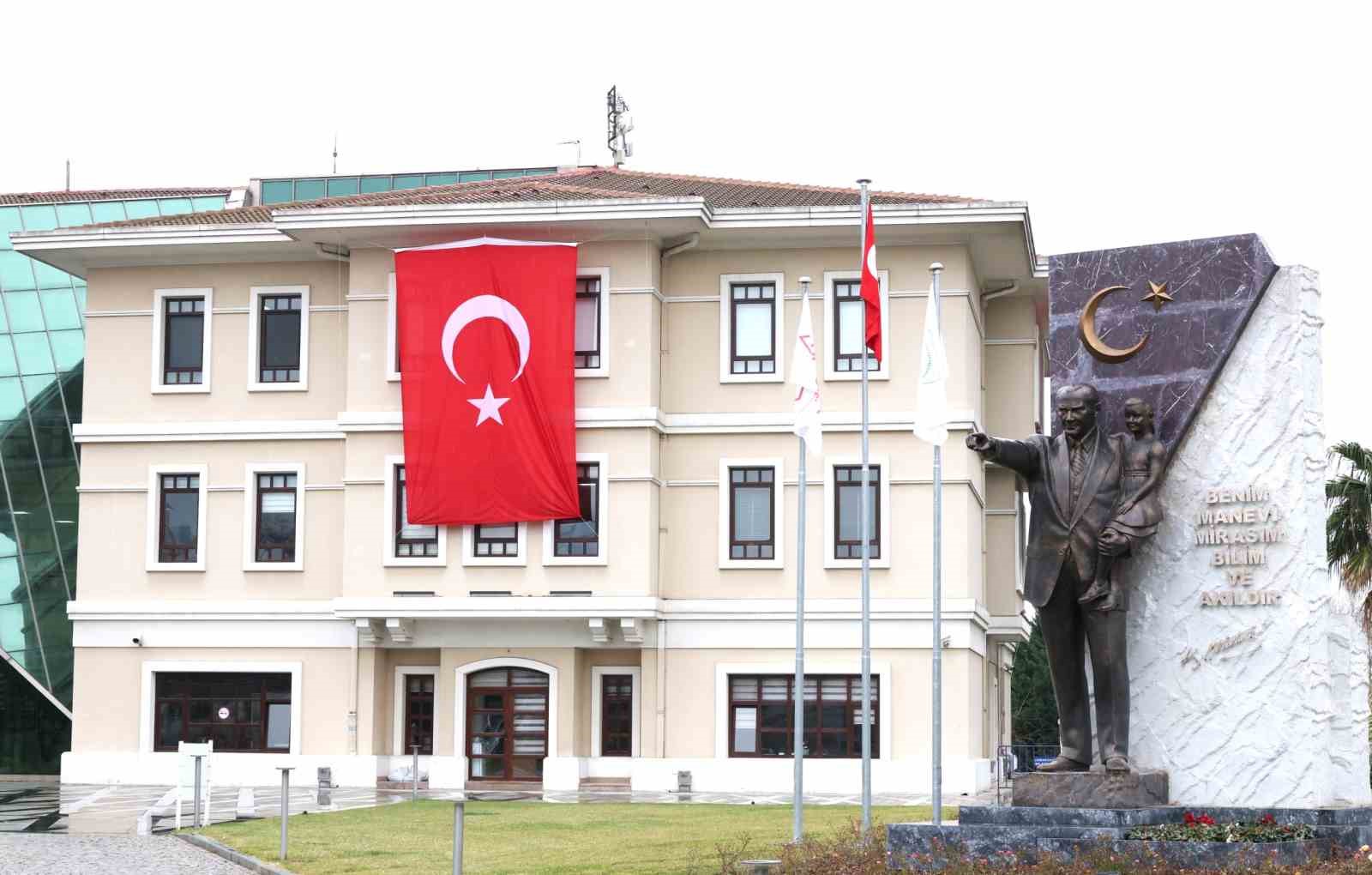 osmangazi belediyesi binalarini turk bayraklariyla donatti 1 6szvzG9k
