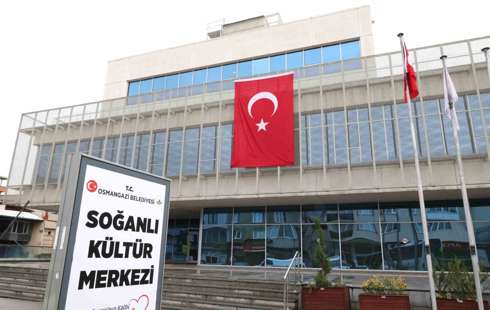 osmangazi belediyesi binalarini turk bayraklariyla donatti 2 BNRHa5zX