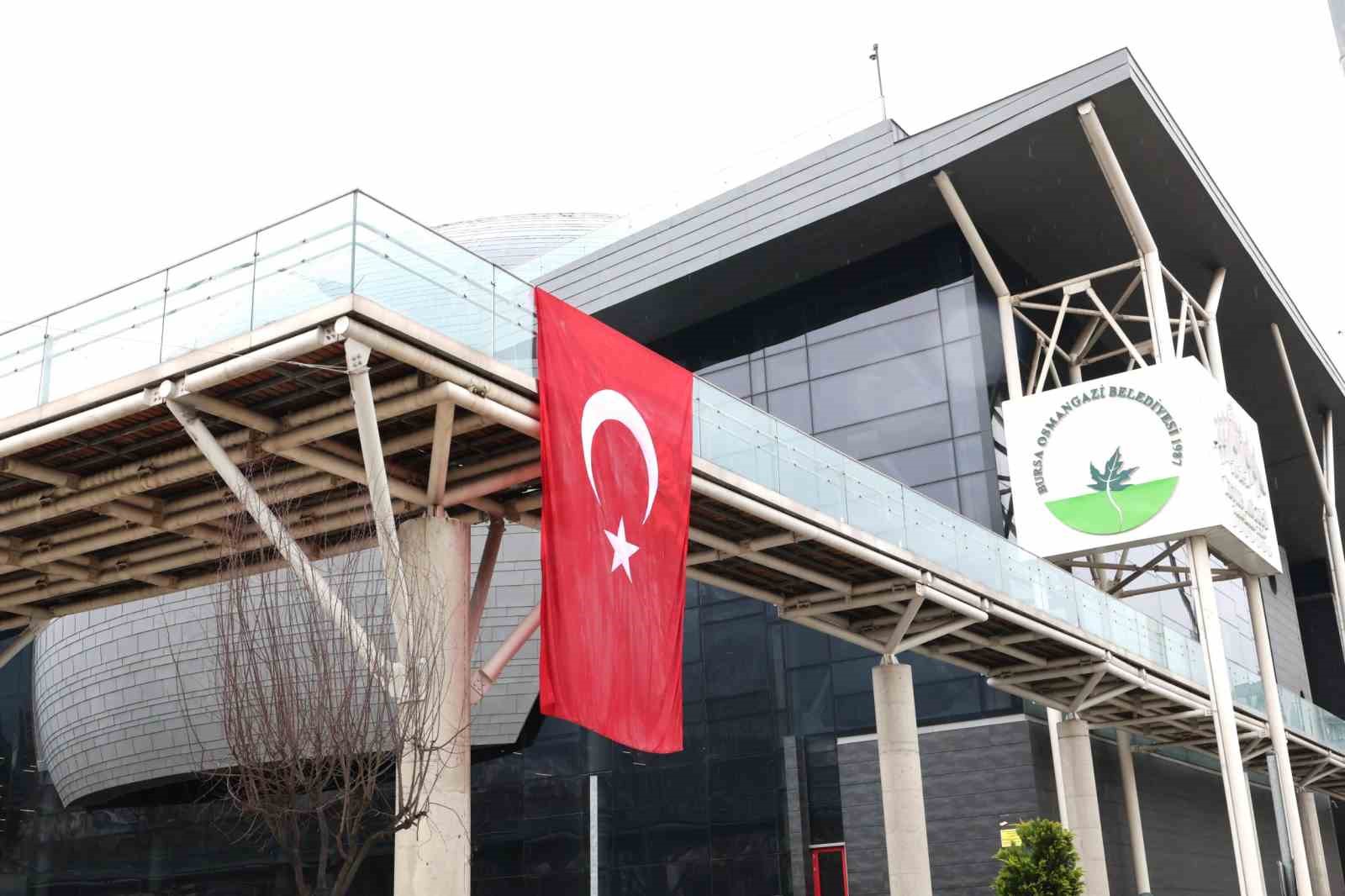 osmangazi belediyesi binalarini turk bayraklariyla donatti 3 mZVKjJAJ