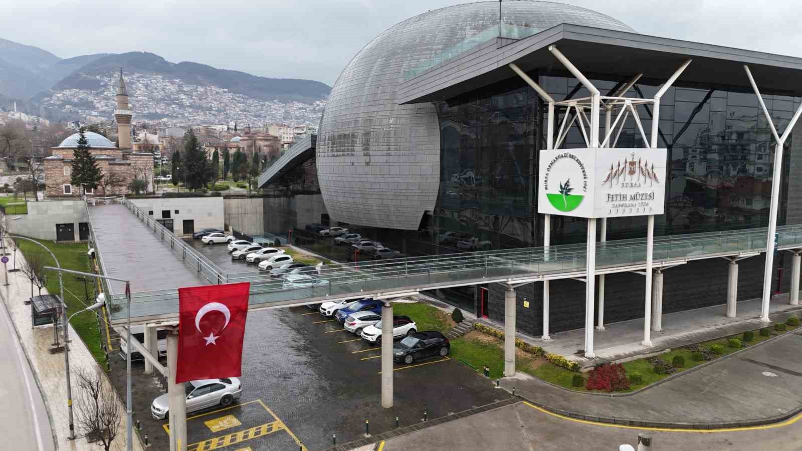 osmangazi belediyesi binalarini turk bayraklariyla donatti 4 Yw42P8bl