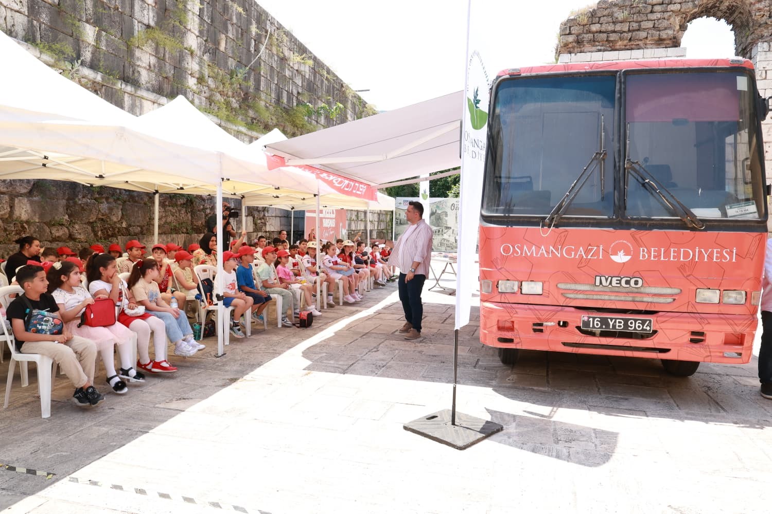 osmangazi belediyesi cocuklara kitap ve tarih sevgisi asiliyor 2 dnteC826