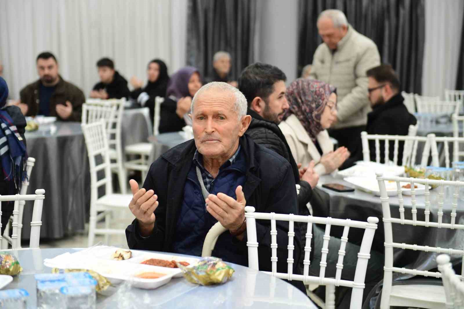 osmangazi belediyesi ramazanin manevi iklimini ilcenin dort yanina tasiyor 3 HmpjOe3H